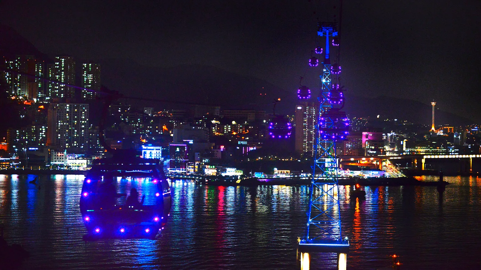 Songdo Marine Cable Car, Songdo Beach and Amnam Park: A Coastal Day in Busan