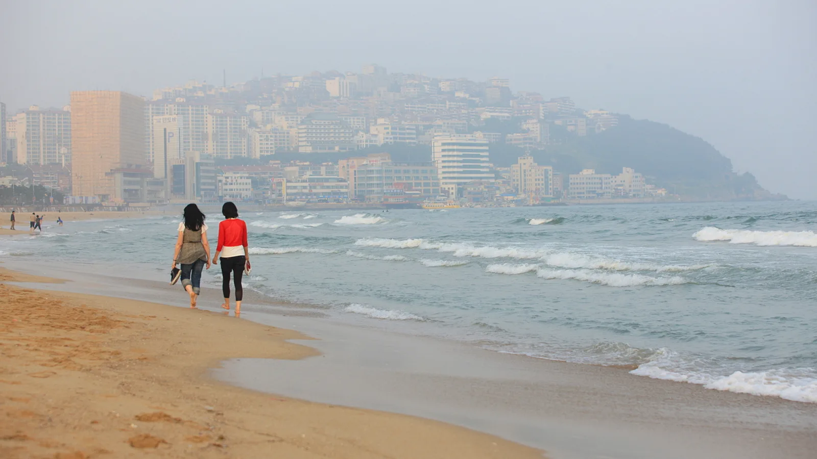 해운대해수욕장 (한국관광공사, 크롭 및 색감 보정)