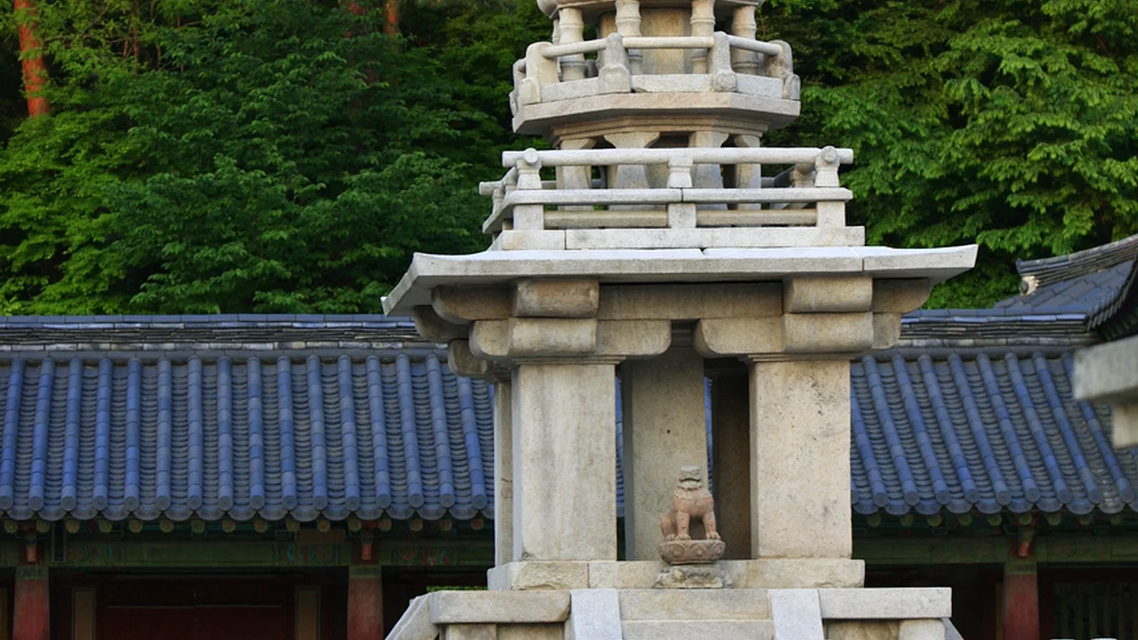 불국사 대웅전 앞마당