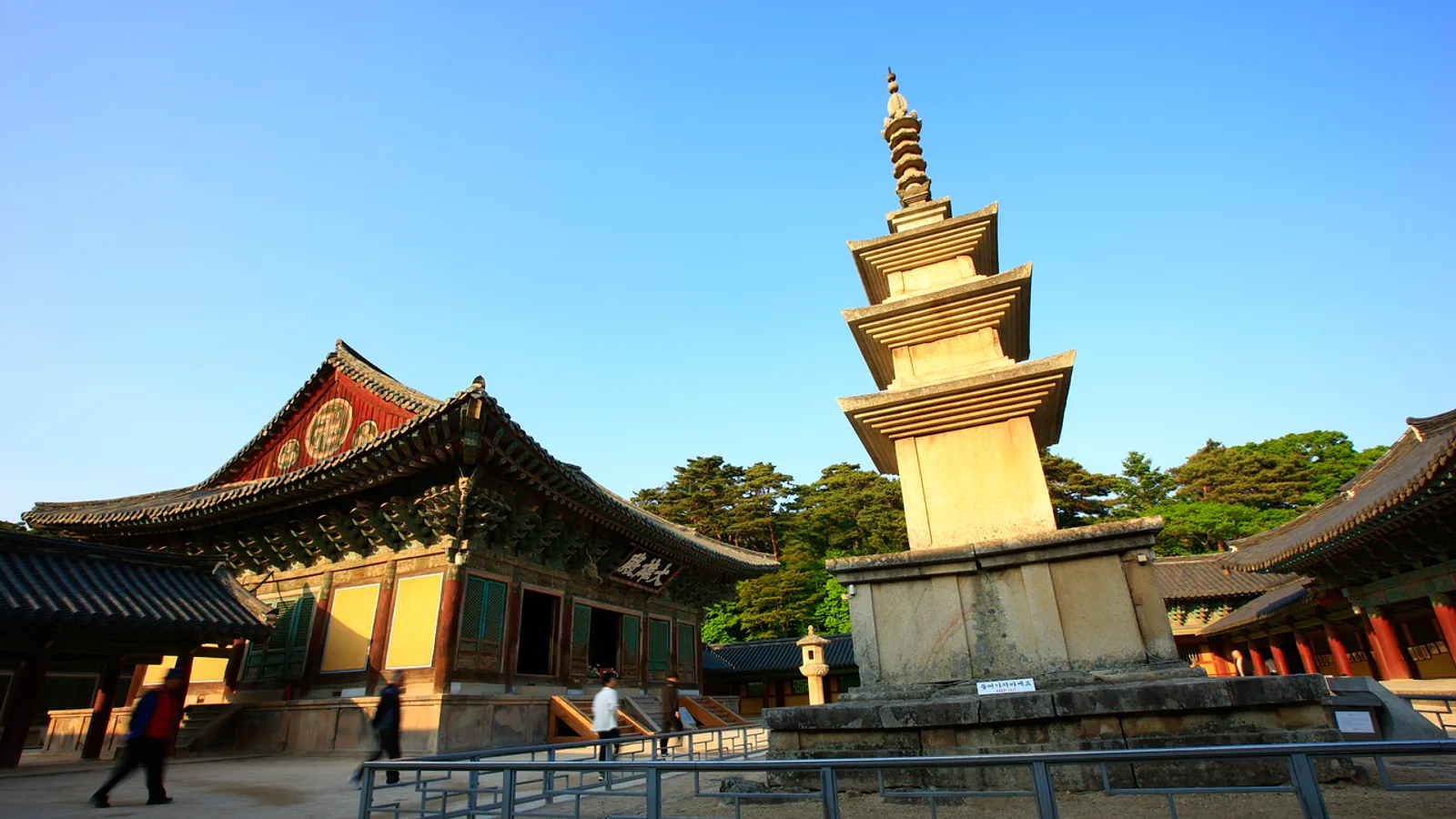 경주 황룡사지와 분황사: 신라 사찰의 역사를 만나는 방문 가이드