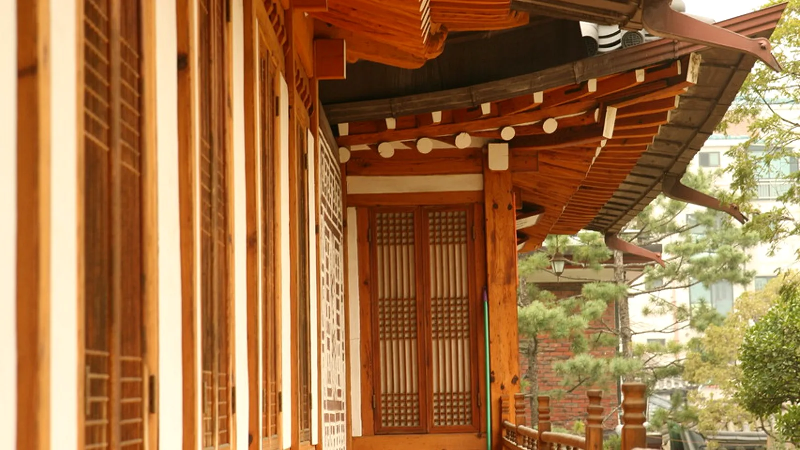 北村韓屋村(韓国観光公社、トリミング・色調補正)