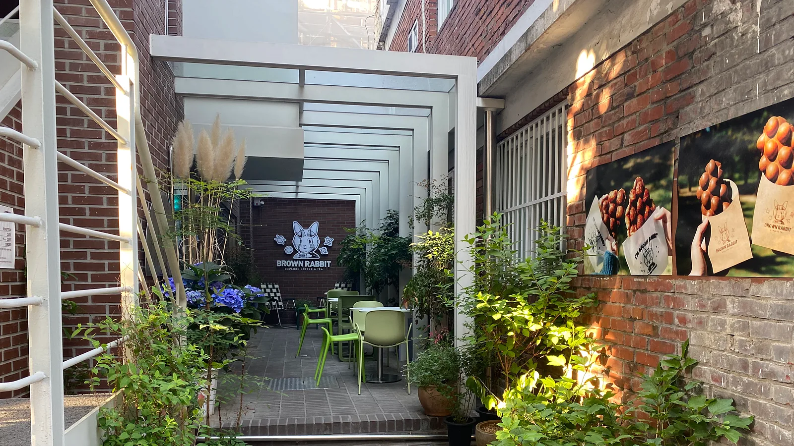 성수동 카페거리 (한국관광공사, 크롭 및 색감 보정)