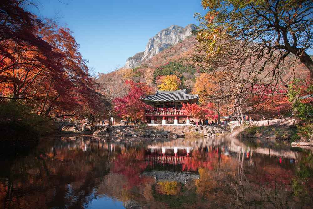 A Guide to Exploring the Stunning Architecture of Gyeongsangbuk-do Haeinsa Temple (海印寺)