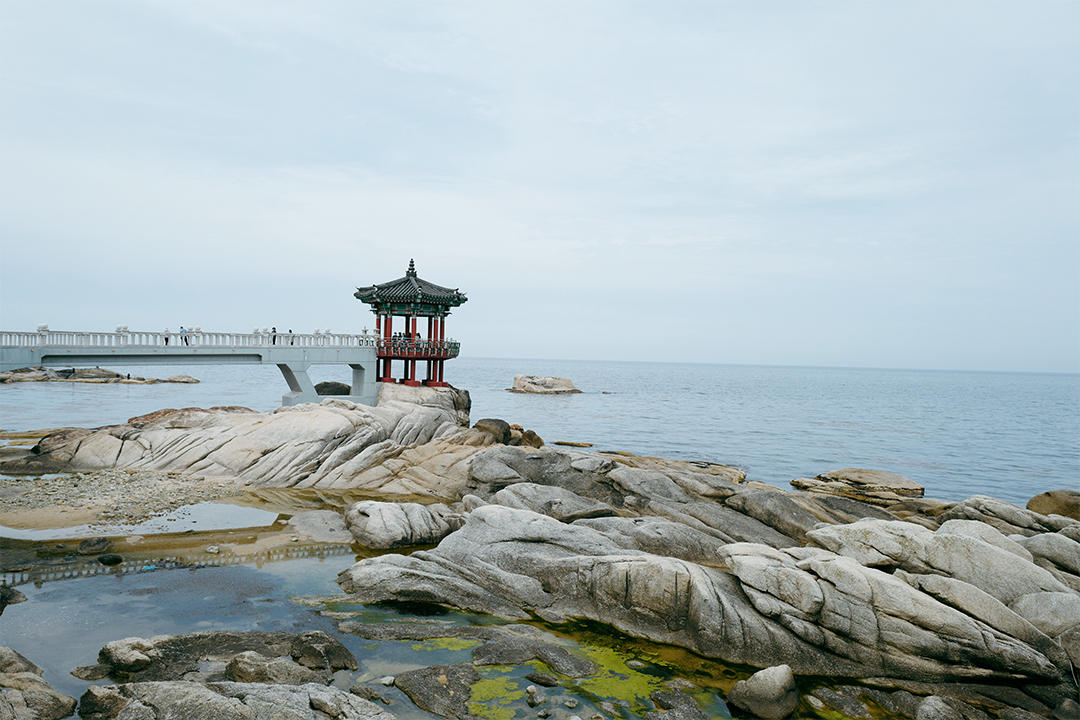 A Traveler’s Guide to Sokcho Yeonggeumjeong: Must-See Attractions